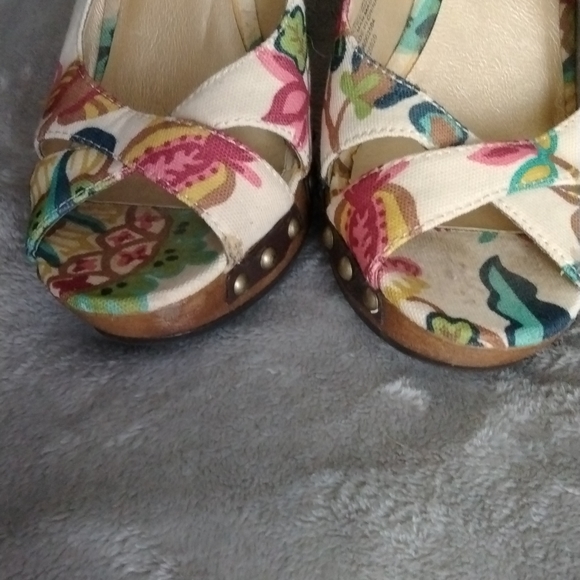 Xhilaration Heels 👠 - Picture 5 of 7